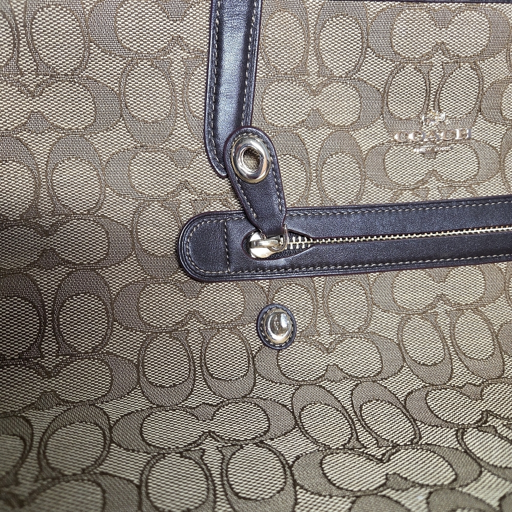 Coach 'Taylor Tote' in Signature Jacquard  Tan & Brown with Gold Hardware - Picture 12 of 15